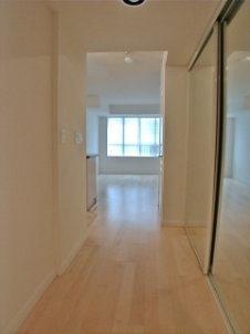 1001 - 140 Simcoe St, Condo with 0 bedrooms, 1 bathrooms and null parking in Toronto ON | Image 5