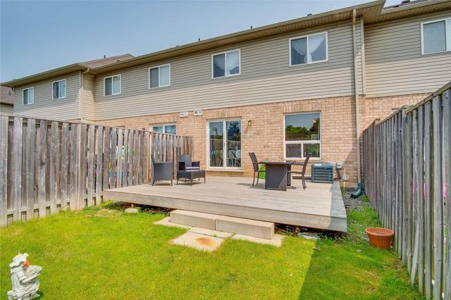 100 Meadow Wood Cres, House attached with 3 bedrooms, 3 bathrooms and 3 parking in Hamilton ON | Image 18