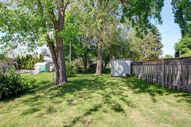 147 Macaulay St E, House detached with 2 bedrooms, 3 bathrooms and 1 parking in Hamilton ON | Image 27