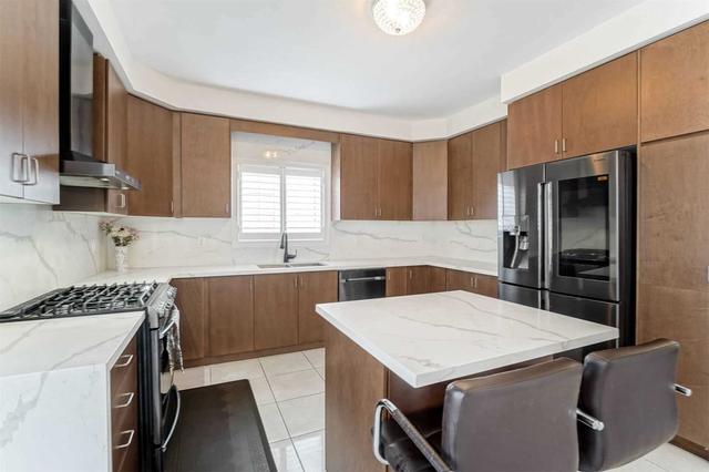 3041 Max Khan Blvd, House semidetached with 4 bedrooms, 3 bathrooms and 3 parking in Oakville ON | Image 5
