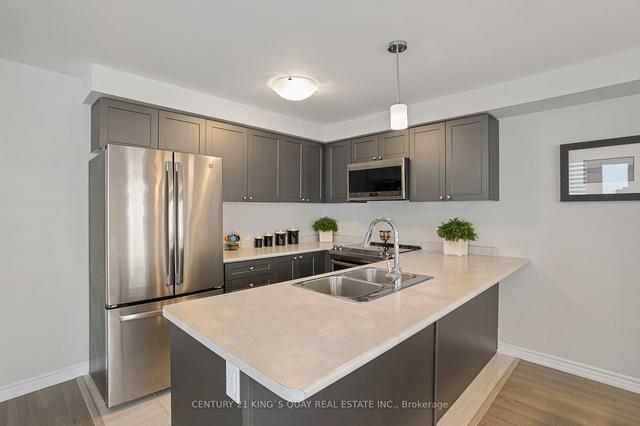 1 - 2500 Hill Rise Crt, Townhouse with 2 bedrooms, 2 bathrooms and 1 parking in Oshawa ON | Image 5