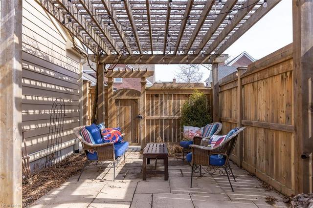 Private courtyard with pergola. | Image 21