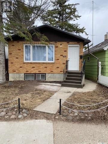 1505 E Avenue N, House detached with 3 bedrooms, 2 bathrooms and null parking in Saskatoon SK | Image 1