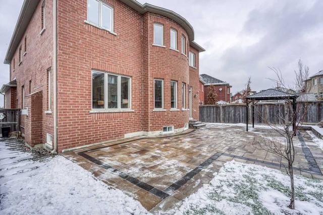 895 Memorial Circ, House detached with 5 bedrooms, 5 bathrooms and 4 parking in Newmarket ON | Image 24
