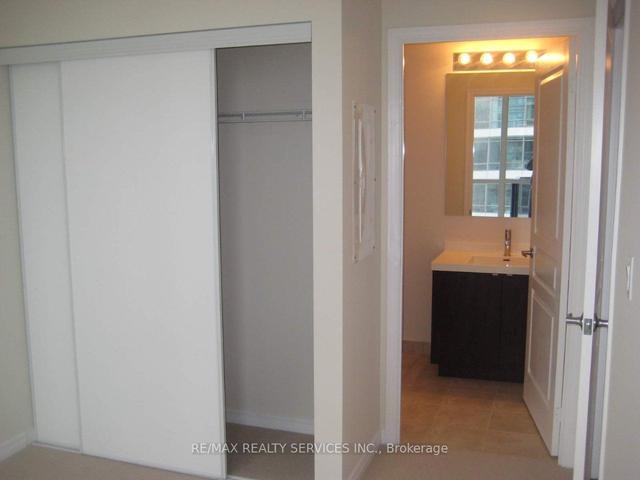 2204 - 352 Front St W, Condo with 1 bedrooms, 1 bathrooms and 0 parking in Toronto ON | Image 5