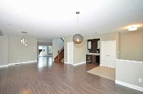 40 Guild Hall Dr, House detached with 4 bedrooms, 4 bathrooms and 5 parking in Toronto ON | Image 4