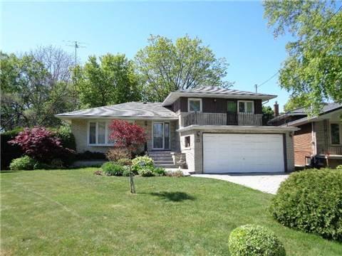 22 Glen Meadow Crt, House detached with 4 bedrooms, 3 bathrooms and 4 parking in Toronto ON | Image 1