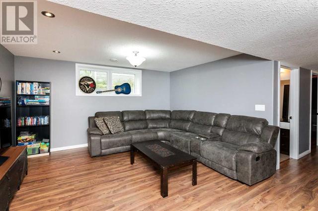 5021 47 Street, House detached with 3 bedrooms, 3 bathrooms and 2 parking in Innisfail AB | Image 22