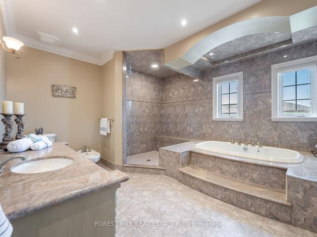 18 Highland Hill, House detached with 4 bedrooms, 5 bathrooms and 4 parking in Toronto ON | Image 22