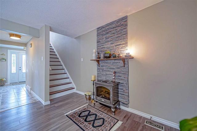490 Elgin Street North St, House semidetached with 3 bedrooms, 2 bathrooms and 3 parking in Cambridge ON | Image 5