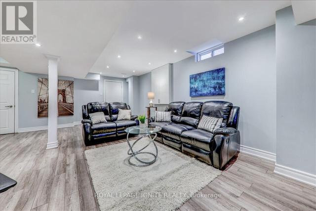 104 Lucena Cres, House attached with 3 bedrooms, 3 bathrooms and 3 parking in Vaughan ON | Image 29