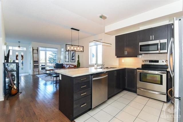 228 Pembina Private, House attached with 2 bedrooms, 2 bathrooms and 1 parking in Ottawa ON | Image 14