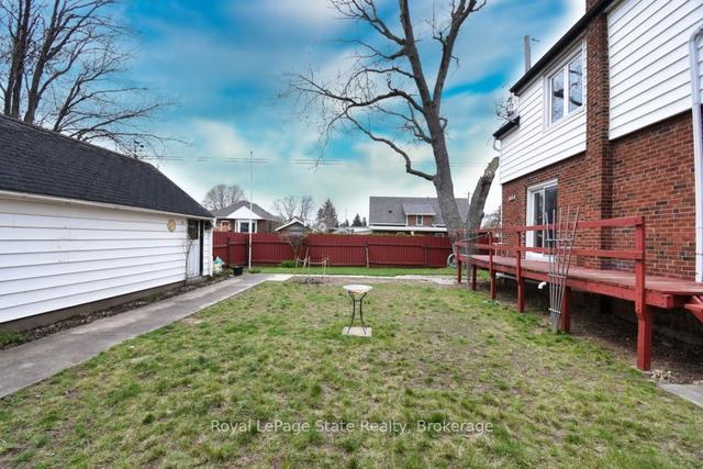 318 Brucedale Ave E, House detached with 3 bedrooms, 2 bathrooms and 3 parking in Hamilton ON | Image 35