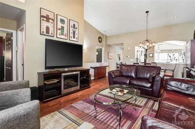1228 Foxborough Private, Townhouse with 4 bedrooms, 3 bathrooms and 2 parking in Ottawa ON | Image 7