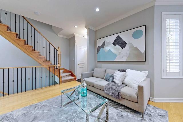 201 - 8 Humberstone Dr, Townhouse with 4 bedrooms, 3 bathrooms and 2 parking in Toronto ON | Image 2