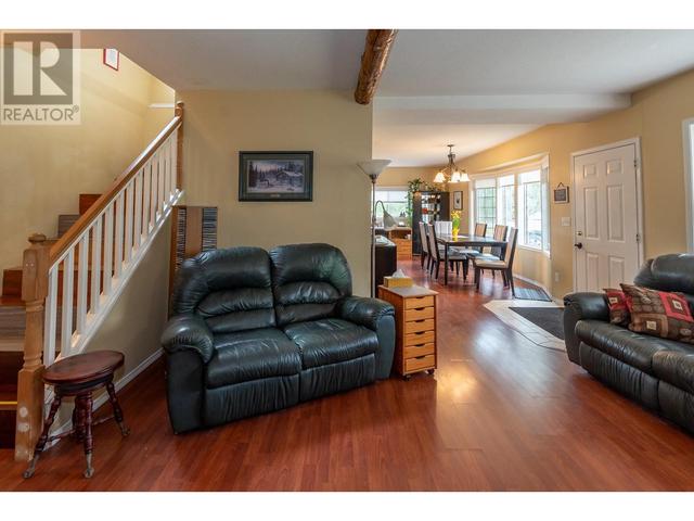 4990 Schubert Road, House detached with 2 bedrooms, 2 bathrooms and 2 parking in Spallumcheen BC | Image 7