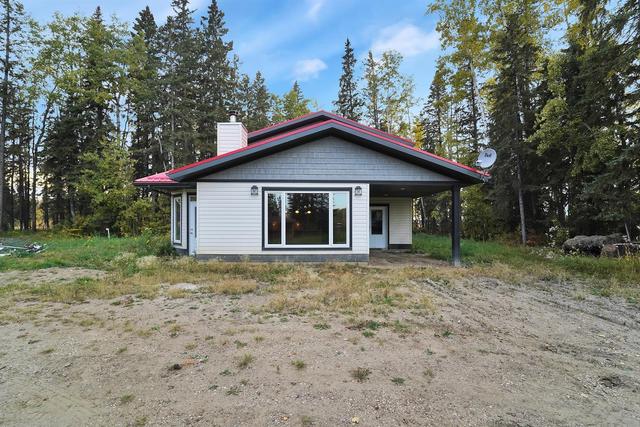 393044 761 Highway, House detached with 4 bedrooms, 2 bathrooms and null parking in Clearwater County AB | Image 2