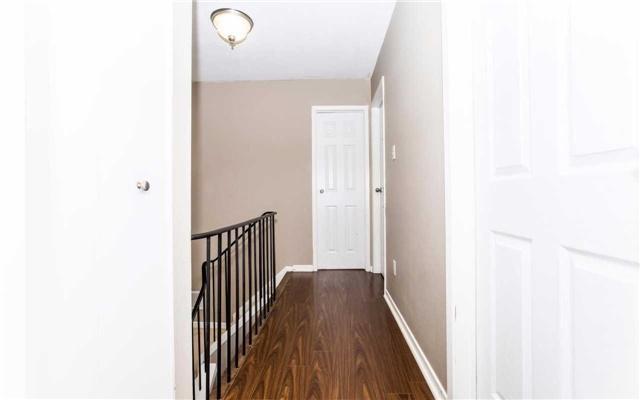 80 Guildford Cres, Townhouse with 3 bedrooms, 2 bathrooms and 1 parking in Brampton ON | Image 11