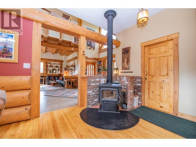 1195 Sugar Lake Road, House detached with 2 bedrooms, 2 bathrooms and 15 parking in North Okanagan E BC | Image 21