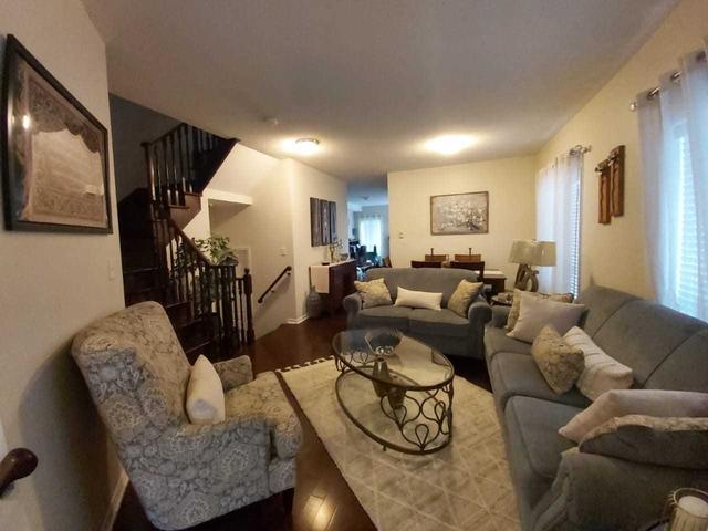 3141 Cabano Cres N, House semidetached with 4 bedrooms, 3 bathrooms and 1 parking in Mississauga ON | Image 3