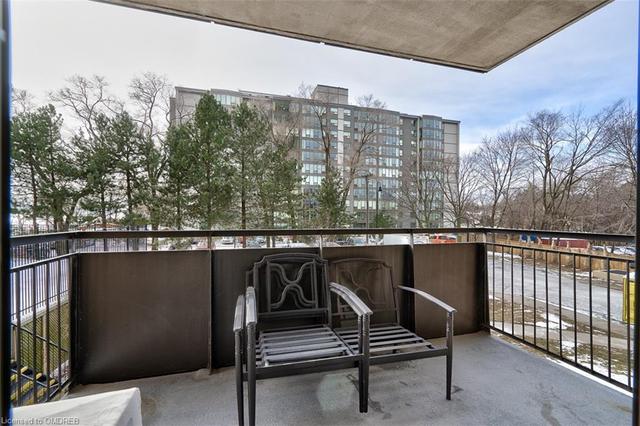 202 - 5250 Lakeshore Road, House attached with 3 bedrooms, 2 bathrooms and 1 parking in Burlington ON | Image 17
