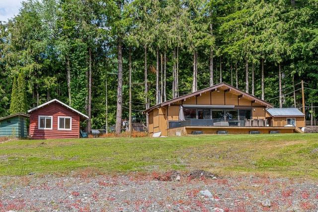 1680 Columbia Valley Road, House detached with 2 bedrooms, 1 bathrooms and null parking in Fraser Valley H BC | Image 2