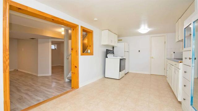 2 Elliott St, House detached with 3 bedrooms, 2 bathrooms and 5 parking in Cambridge ON | Image 27
