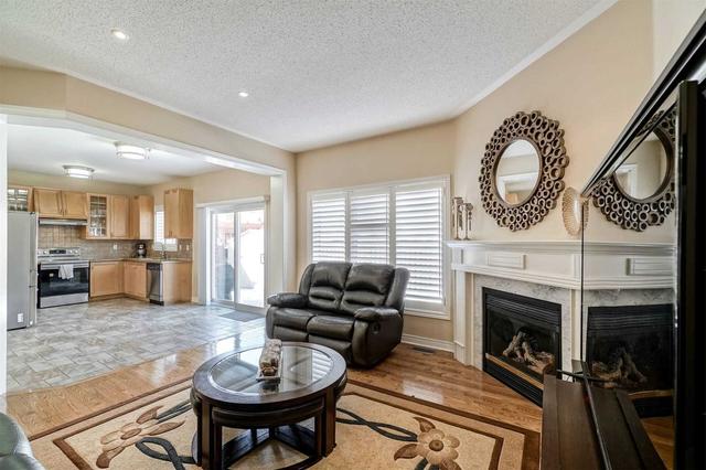 14 Huntspoint Dr, House detached with 4 bedrooms, 4 bathrooms and 7 parking in Brampton ON | Image 40