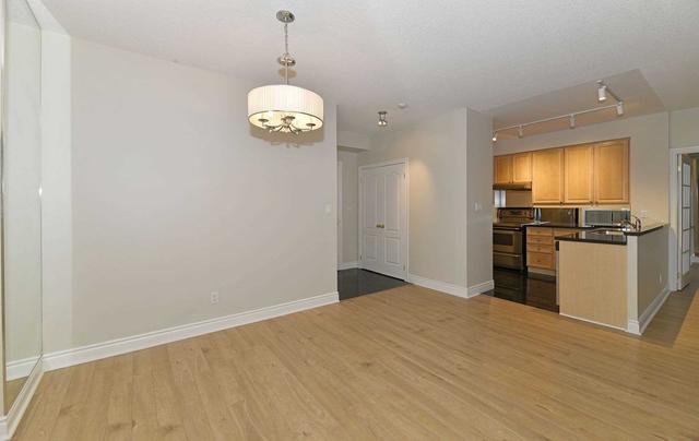 205 - 2 Aberfoyle Cres, Condo with 2 bedrooms, 2 bathrooms and 1 parking in Toronto ON | Image 3