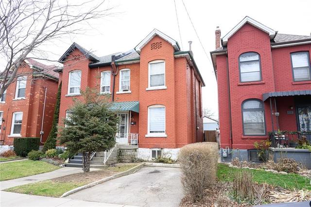 173 Oak Avenue, House semidetached with 3 bedrooms, 1 bathrooms and 1 parking in Hamilton ON | Image 2