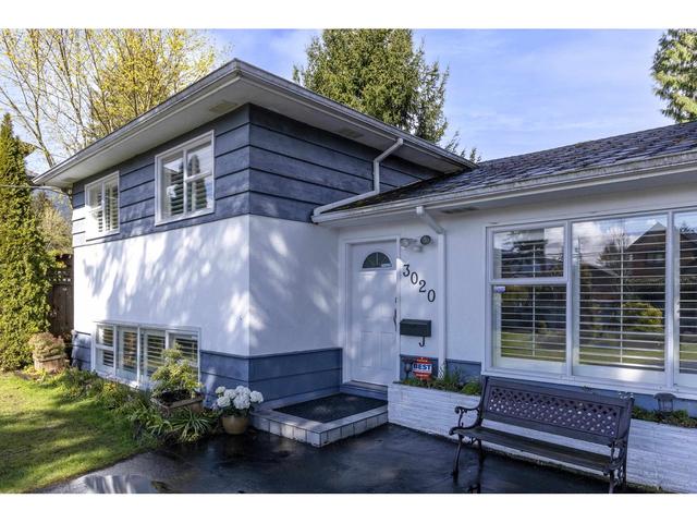 3020 Thorncliffe Drive, House detached with 3 bedrooms, 1 bathrooms and null parking in North Vancouver BC | Card Image