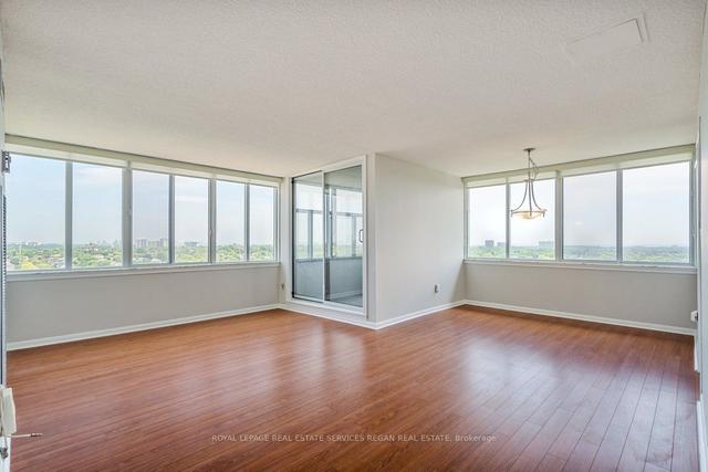 1401 - 1300 Mississauga Valley Blvd, Condo with 2 bedrooms, 2 bathrooms and 1 parking in Mississauga ON | Image 2