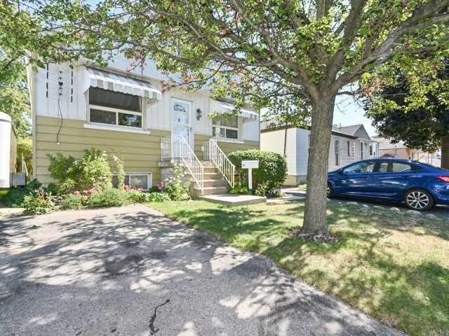 91 Lillington Ave, House detached with 3 bedrooms, 2 bathrooms and 3 parking in Toronto ON | Image 12
