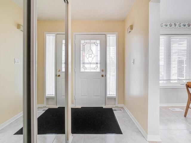 809 Wolfberry Crt, House attached with 3 bedrooms, 2 bathrooms and 3 parking in Oshawa ON | Image 12