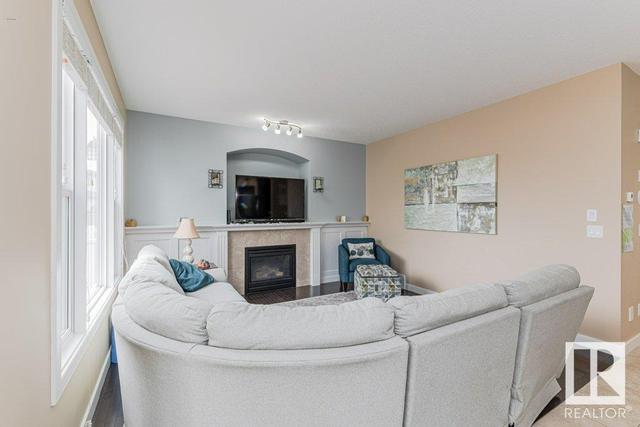 9408 84 Av, House detached with 4 bedrooms, 3 bathrooms and null parking in Morinville AB | Image 8