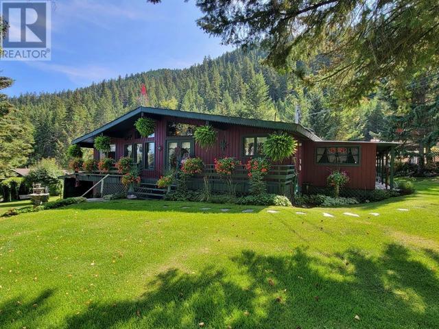 1733 Hazel Street, House detached with 4 bedrooms, 3 bathrooms and null parking in Williams Lake BC | Image 40