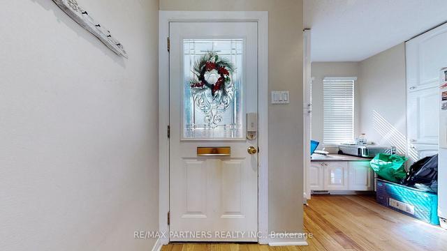 5 Aitken Pl, House attached with 3 bedrooms, 1 bathrooms and 1 parking in Toronto ON | Image 3