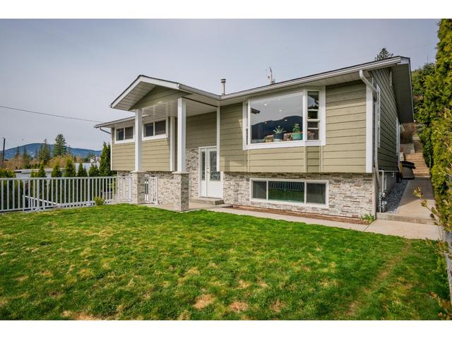 1222 Fox Road, House detached with 3 bedrooms, 2 bathrooms and null parking in Kootenay Boundary A BC | Image 1