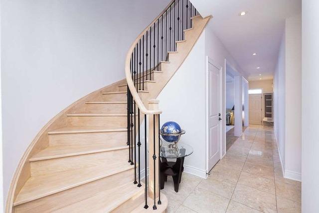 36 Marmot Crt, House detached with 5 bedrooms, 5 bathrooms and 8 parking in Vaughan ON | Image 15