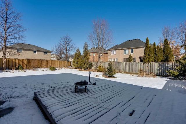 2001 Atkinson Dr, Condo with 3 bedrooms, 3 bathrooms and 2 parking in Burlington ON | Image 18