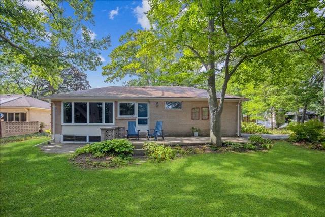 327 River Side Dr, House detached with 3 bedrooms, 2 bathrooms and 5 parking in Oakville ON | Image 17