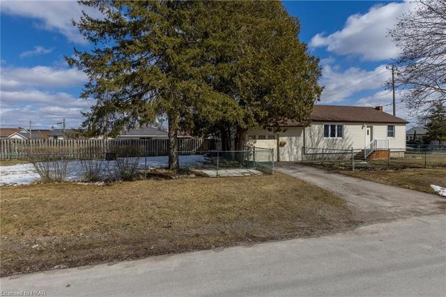 906 St. Mary's Street, House detached with 2 bedrooms, 1 bathrooms and null parking in Peterborough ON | Image 34