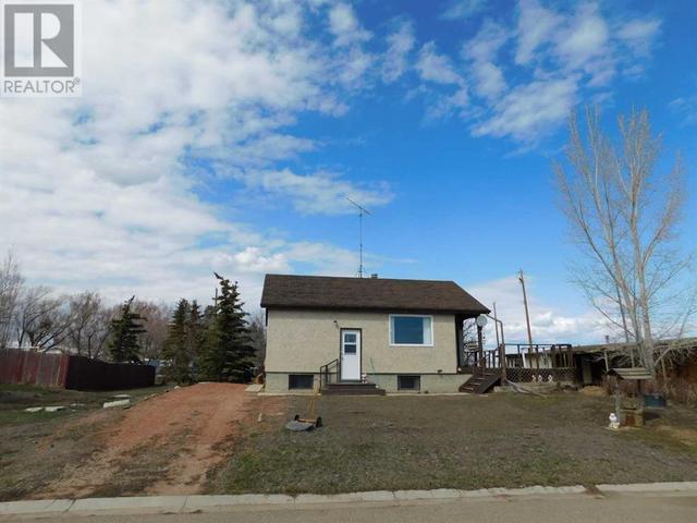 373 1 Street E, House detached with 3 bedrooms, 1 bathrooms and 2 parking in Newell County AB | Image 2