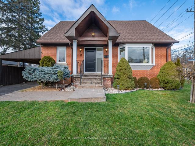 2 North Heights Rd, House detached with 3 bedrooms, 3 bathrooms and 3 parking in Toronto ON | Image 1
