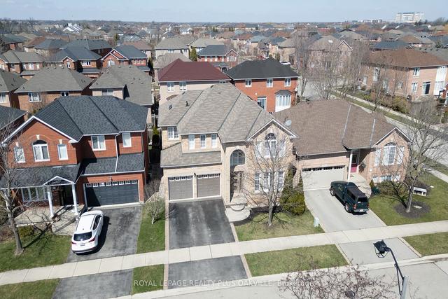 2256 Lapsley Cres, House detached with 4 bedrooms, 4 bathrooms and 4 parking in Oakville ON | Image 26