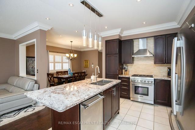3321 Steeplechase Dr, House detached with 4 bedrooms, 3 bathrooms and 4 parking in Burlington ON | Image 4