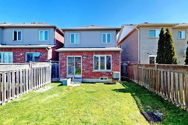 26 Charcoal Way, House attached with 3 bedrooms, 4 bathrooms and 3 parking in Brampton ON | Image 19