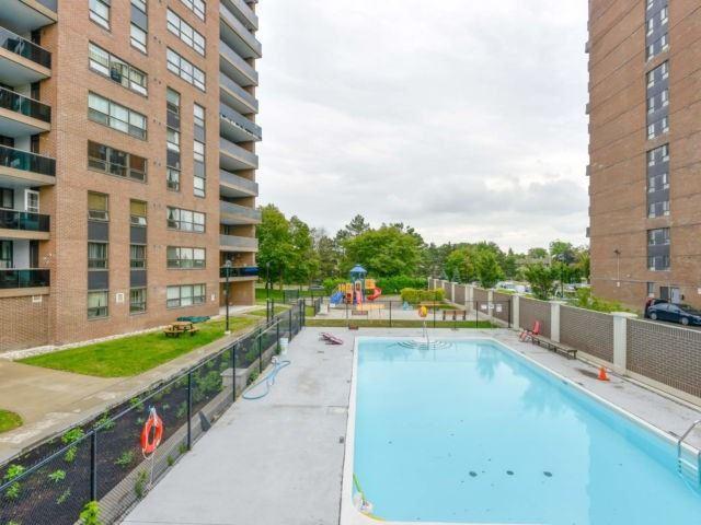 1211 - 4 Lisa St W, Condo with 3 bedrooms, 2 bathrooms and 2 parking in Brampton ON | Image 16
