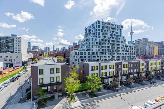 406 - 80 Vanauley St, Condo with 2 bedrooms, 2 bathrooms and 1 parking in Toronto ON | Image 11