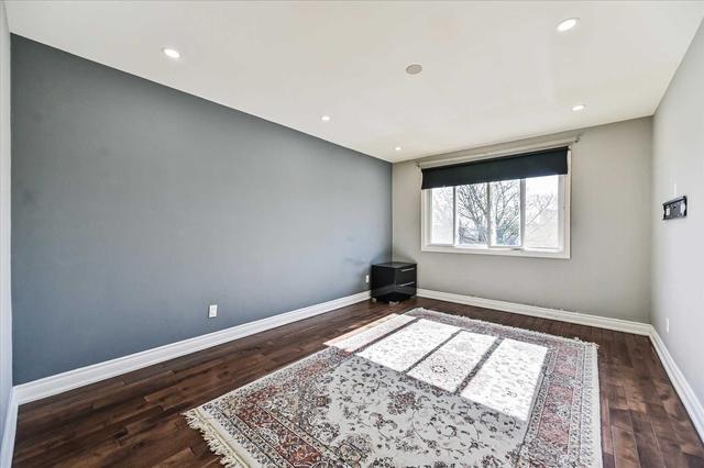 265 Cherokee Blvd, House semidetached with 4 bedrooms, 4 bathrooms and 5 parking in Toronto ON | Image 13